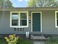 Building Photo - Clean & Comfortable 1-Bedroom Home Near Kent Conveniences