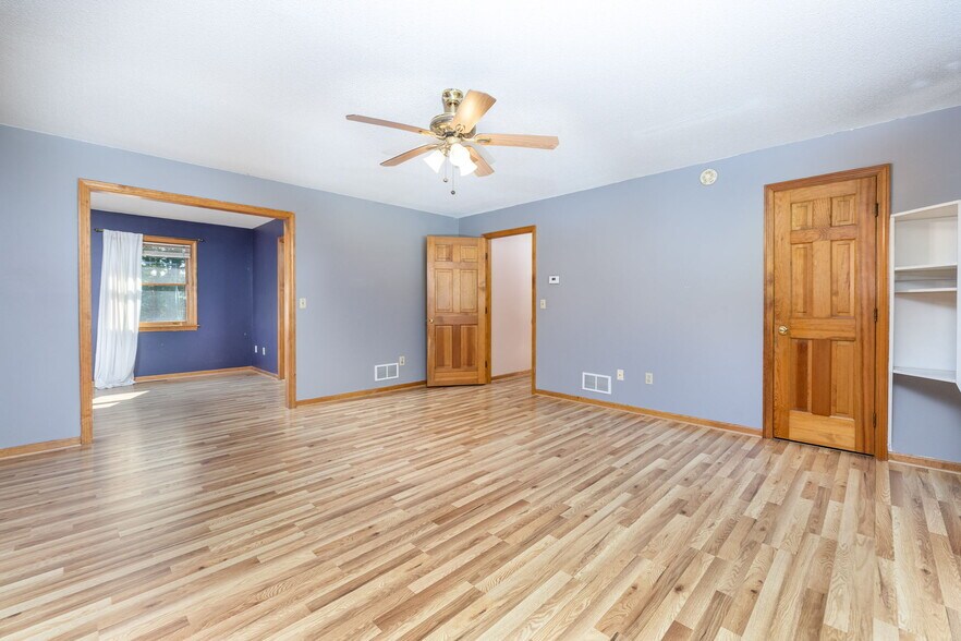 Building Photo - 84 Eastwood Dr