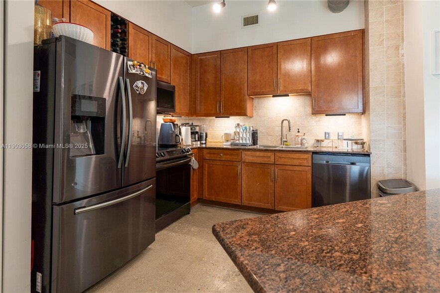 Building Photo - 2001 Biscayne Blvd