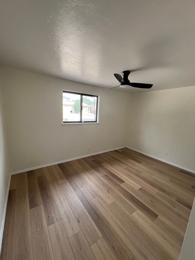 Building Photo - NE 3/BD 1/BA 1/CG