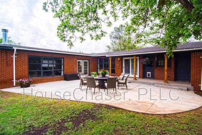 Building Photo - 3110 40th St