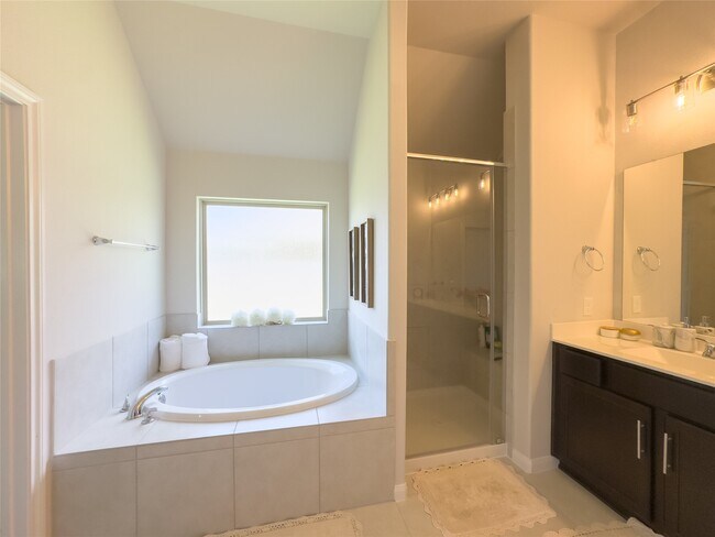Building Photo - 835 Sarasota Shore Dr