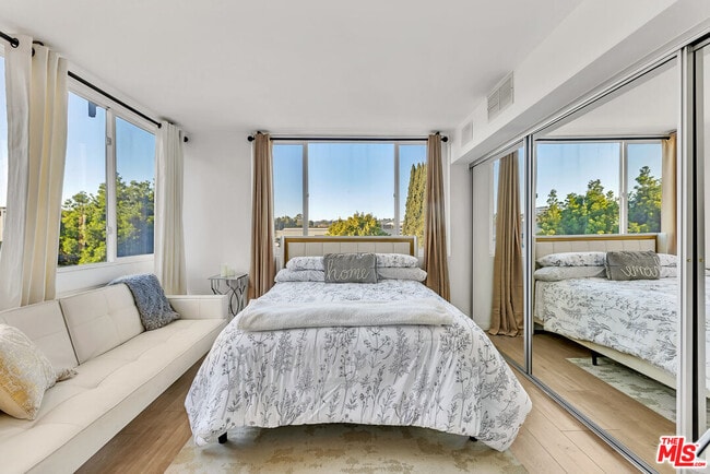 Building Photo - 9950 Durant Dr