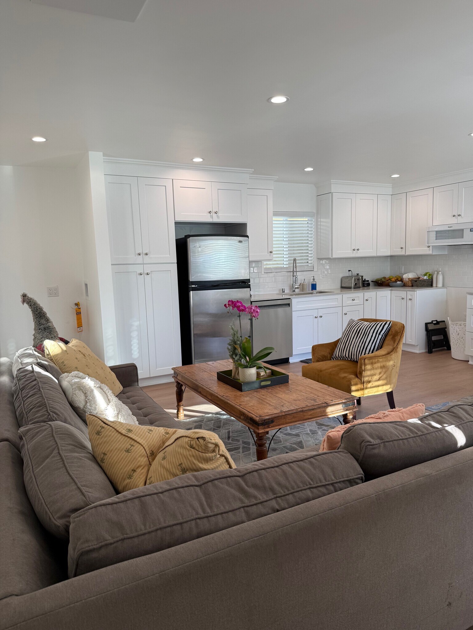 Building Photo - 22105 1/2 Dolores St