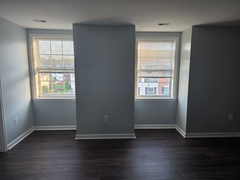 Building Photo - 4407 Driftwood Dr