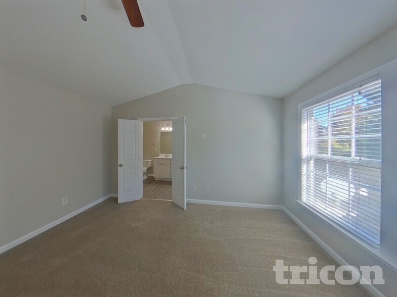 Building Photo - 3038 Deerborne Ct