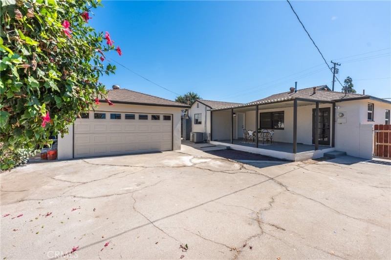 Building Photo - 13203 Lakewood Blvd