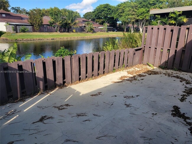 Building Photo - 6963 SW 40th St