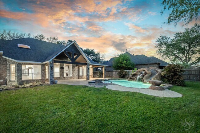 Building Photo - 5534 Weston Dr