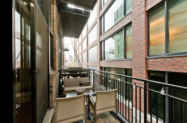 Building Photo - 215 N Aberdeen St