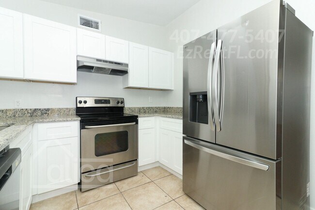 Building Photo - Charming 3/2 with Carport in Sanford