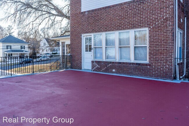 Building Photo - 8 br, 4 bath House - 1611 University Ave.