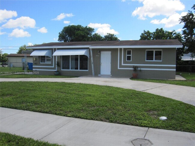 Building Photo - 3151 SW 37th Terrace