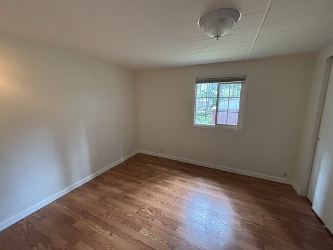 Building Photo - Private 3-bedroom home with fenced yard in Pollock Pines near amenities and Hwy-50!