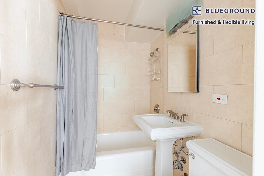 Building Photo - 141 E 33rd St