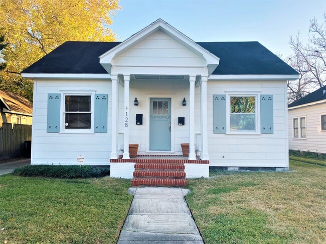 Primary Photo - LC Rental: 128 East 23rd