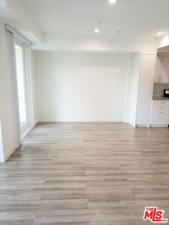 Building Photo - 744 Hartford Ave