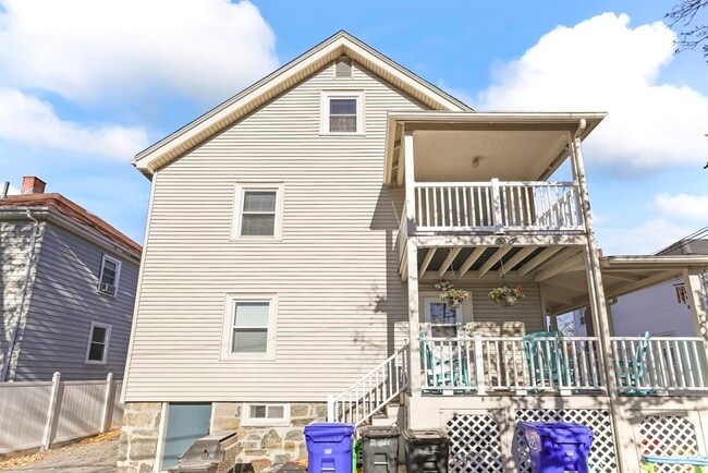 Building Photo - 1004 South St