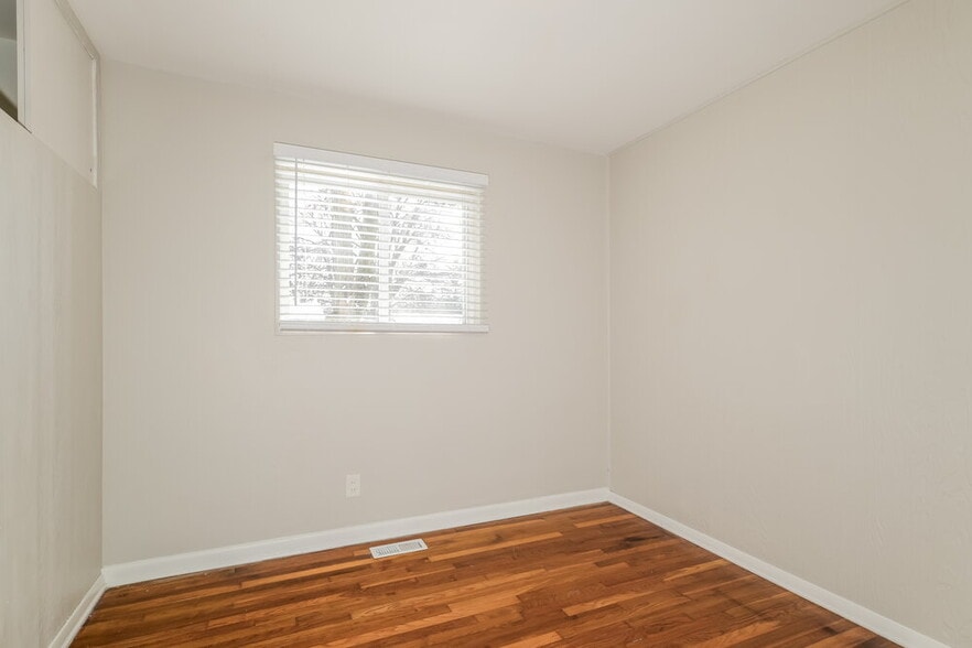 Building Photo - 1135 Penhurst Dr