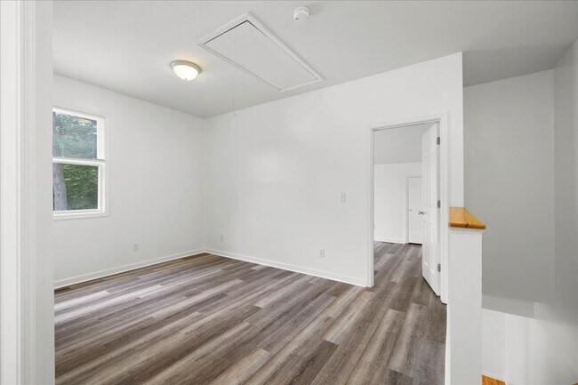 Building Photo - 50% Off First Month! Spacious 3BR Townhome...