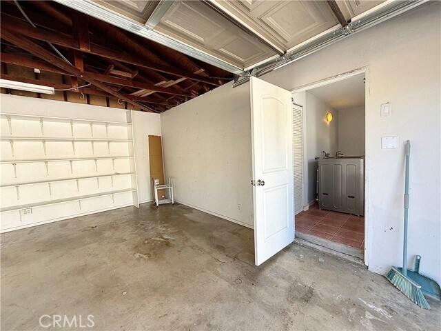 Building Photo - 22346 Burbank Blvd