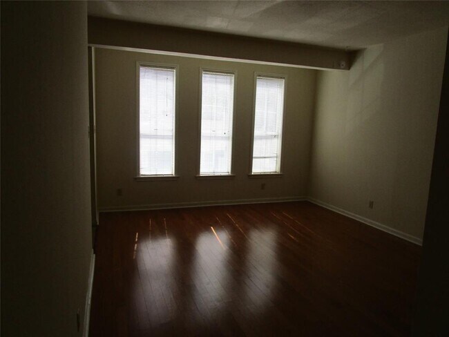 Building Photo - 2529 Rio Grande St