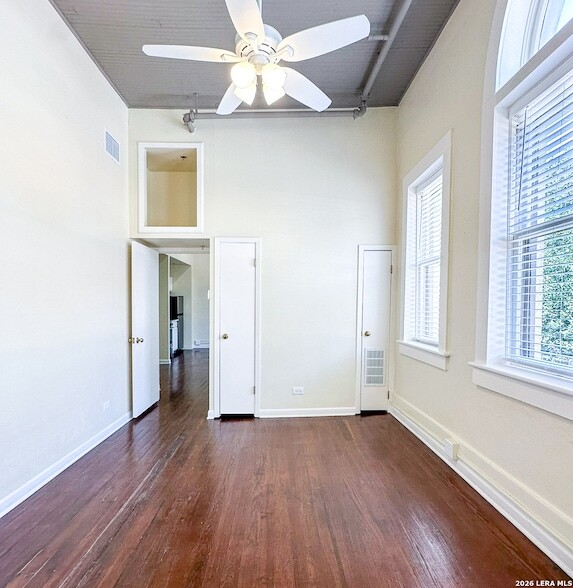 Building Photo - 245 Losoya St