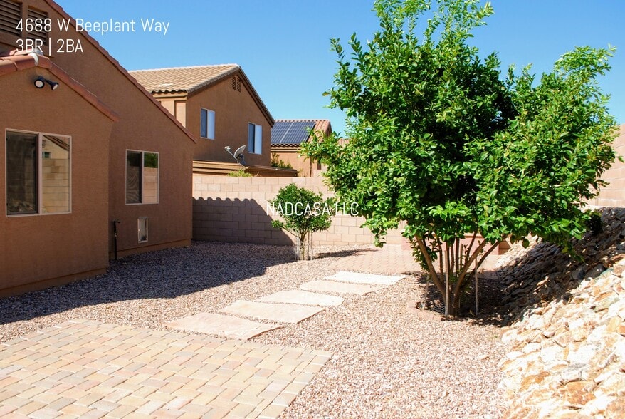 Building Photo - 4688 W Beeplant Way