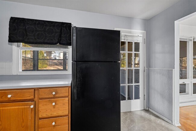 Building Photo - 9014 Ellison Dr