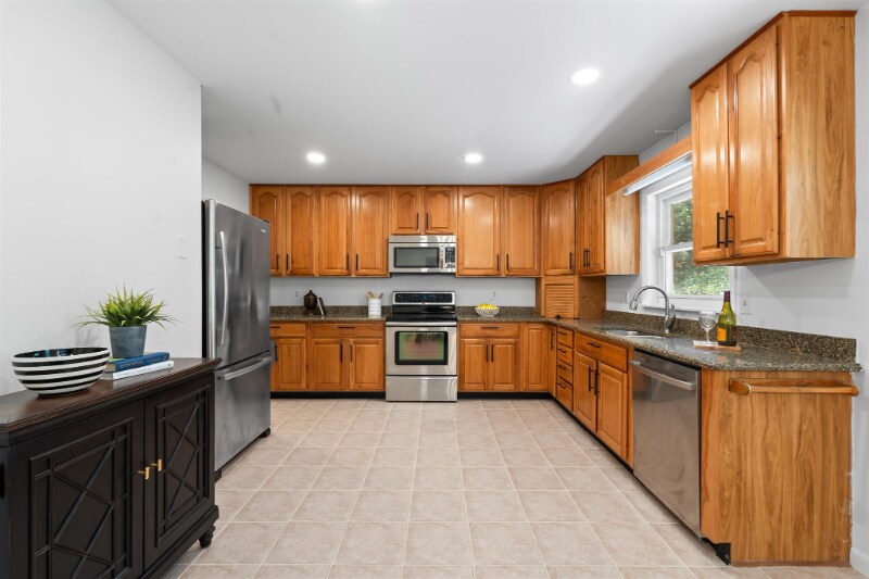 Building Photo - 315 Beaverdam Rd