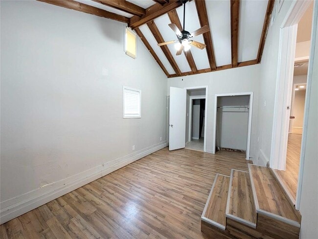 Building Photo - 217 E Douglas Dr