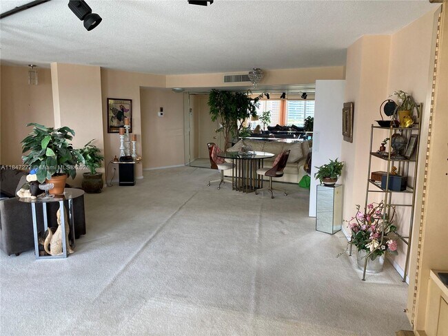 Building Photo - 3430 Galt Ocean Dr