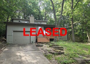 Building Photo - Gorgeous 3-Bedroom, 2-Bathroom Single Fami...