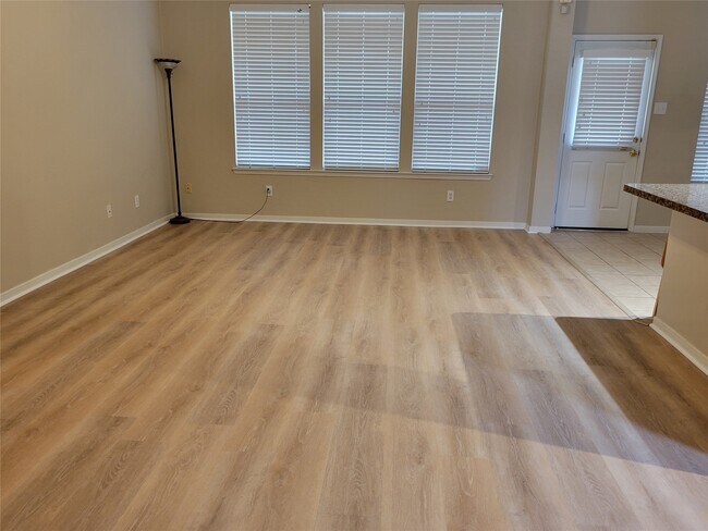 Building Photo - 15126 Summer Sunset Dr