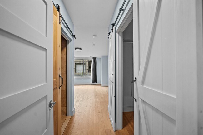 Building Photo - 8917 River Rd