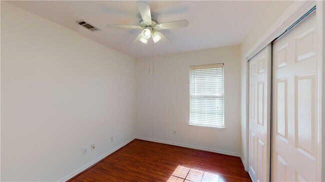 Building Photo - 1000 Henckley Ave