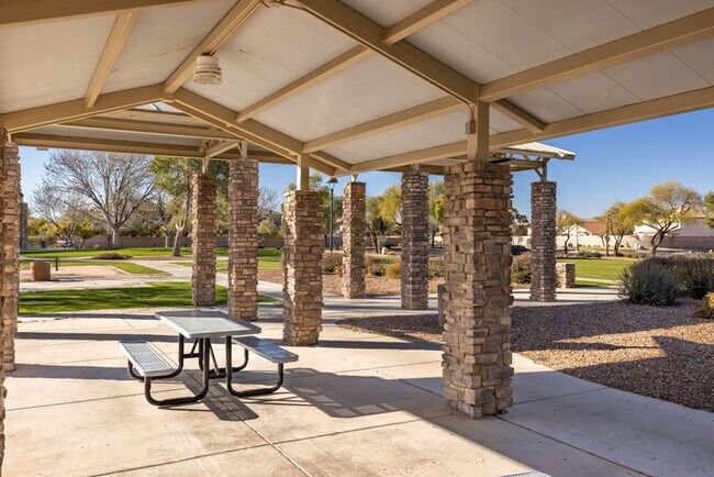 Building Photo - 4Bed/2.5 Bath Home in Maricopa! $1499 MOVE...