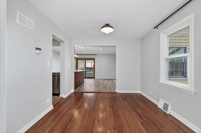 Building Photo - 4524 Washington St