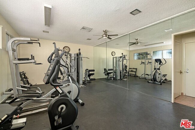 Building Photo - 12720 Burbank Blvd