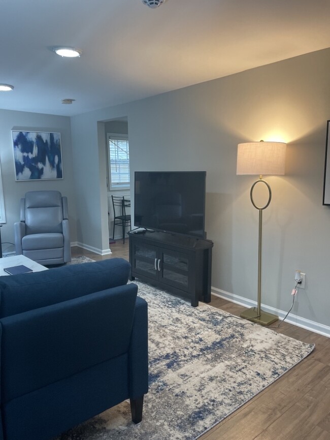 Building Photo - FULLY FURNISHED 408 Miles Road