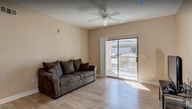 Building Photo - 8000 W Badura Ave