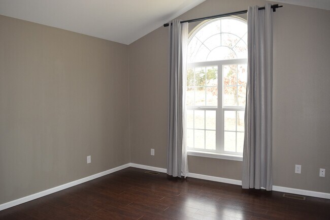 Building Photo - 3 Bedroom Home in Taylor Hills Subdivision