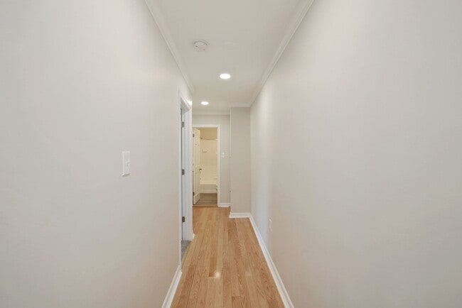 Building Photo - 2BD/2BA- Bethesda Condo in Parkside Community - Utilities Included
