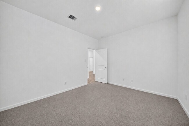 Building Photo - 6330 Ontario Dr