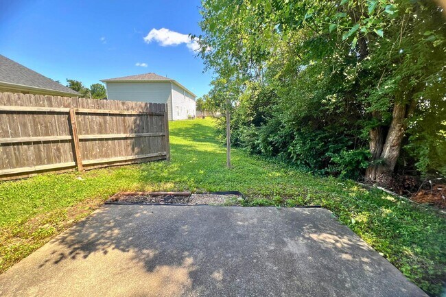 Building Photo - 2509 Hollyhock Dr