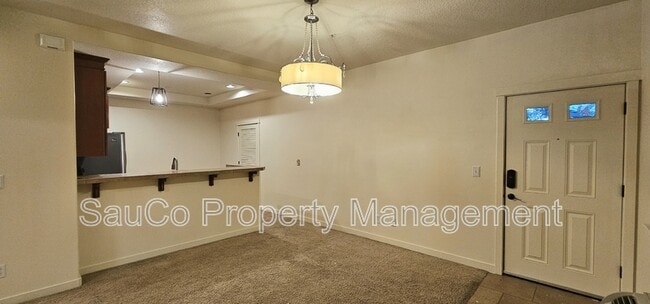 Building Photo - 8078 NE Miriam Way