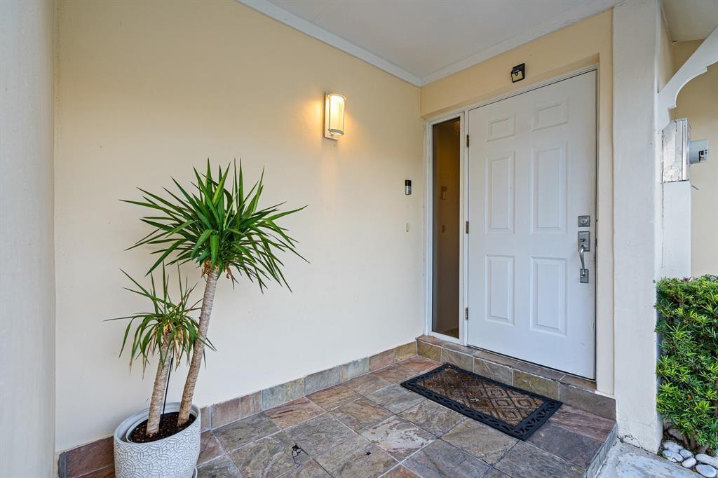 Building Photo - 9937 NW 47th Ter