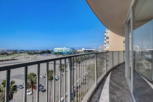 Building Photo - 700 E Ocean Blvd