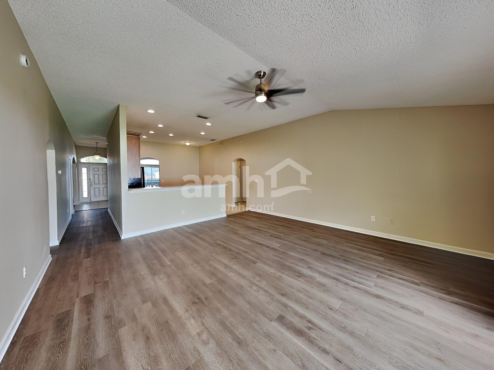 Building Photo - 9213 Prosperity Lake Dr