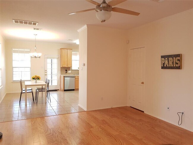 Building Photo - 16100 S Great Oaks Dr